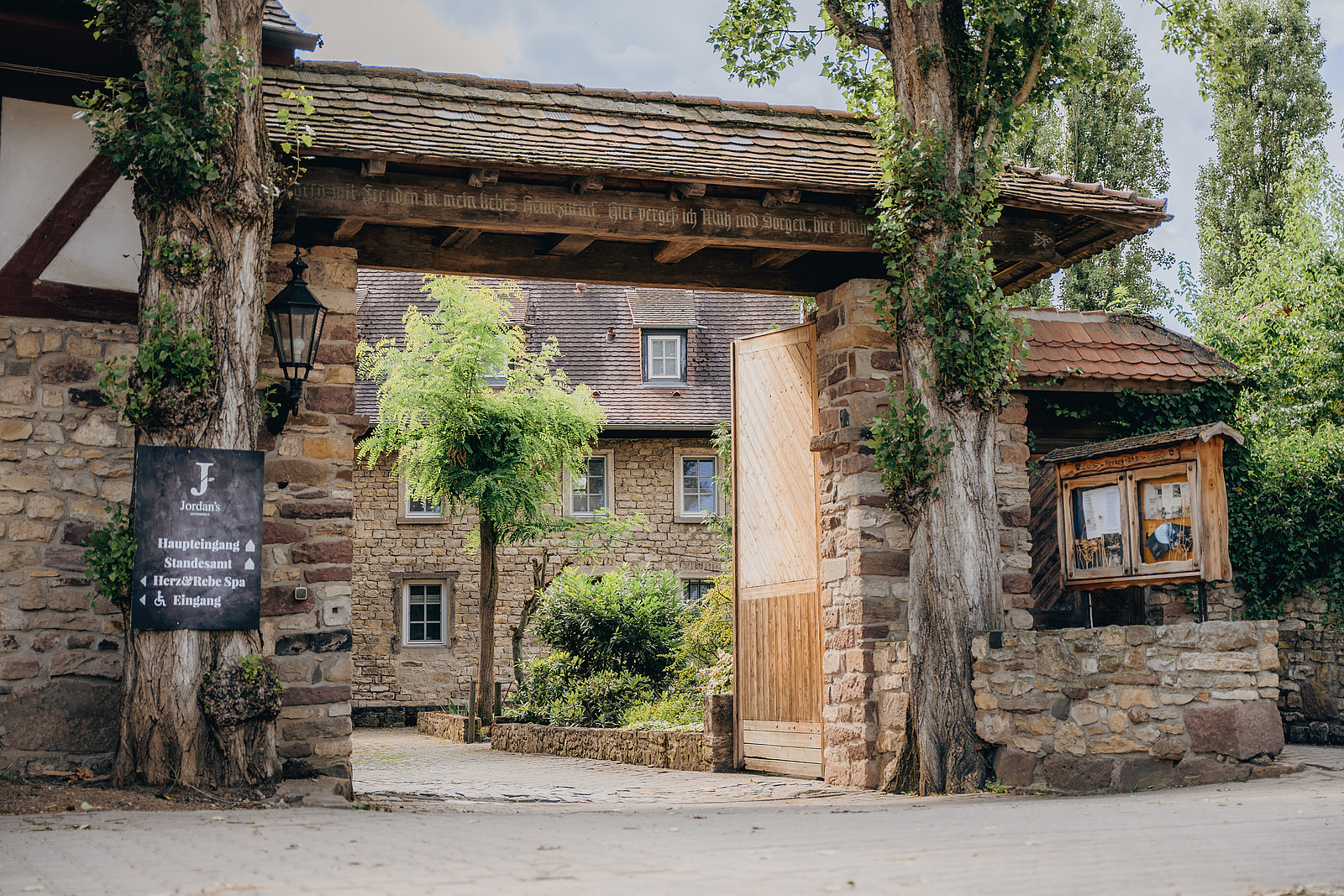 Jordan's Untermühle - Eingangstor 