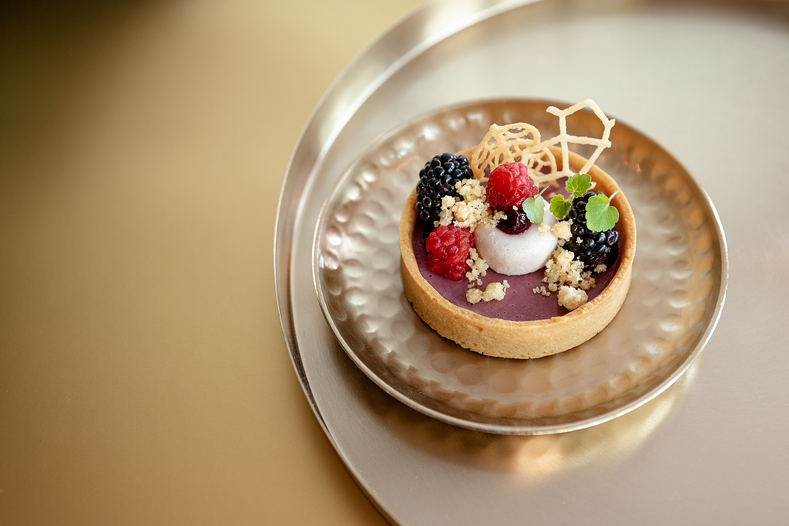 Dessertkreation aus der modernen Küche von Luisa Jordan