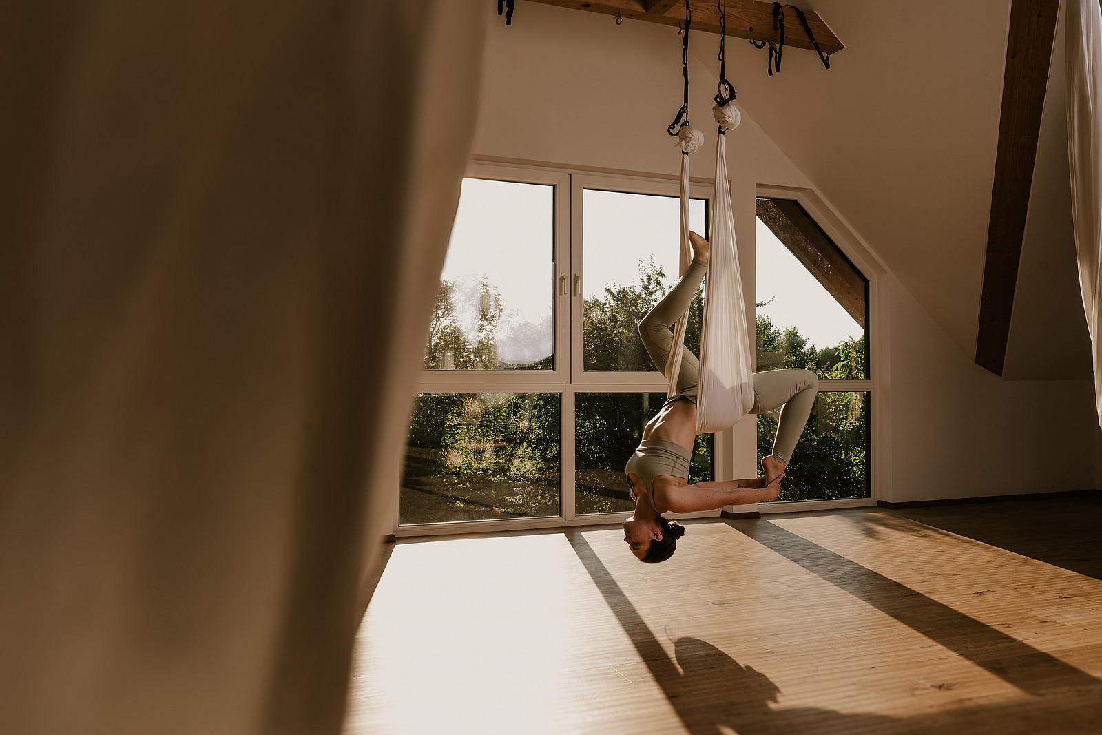 Jordan's Untermühle - Frau in Yogatuch